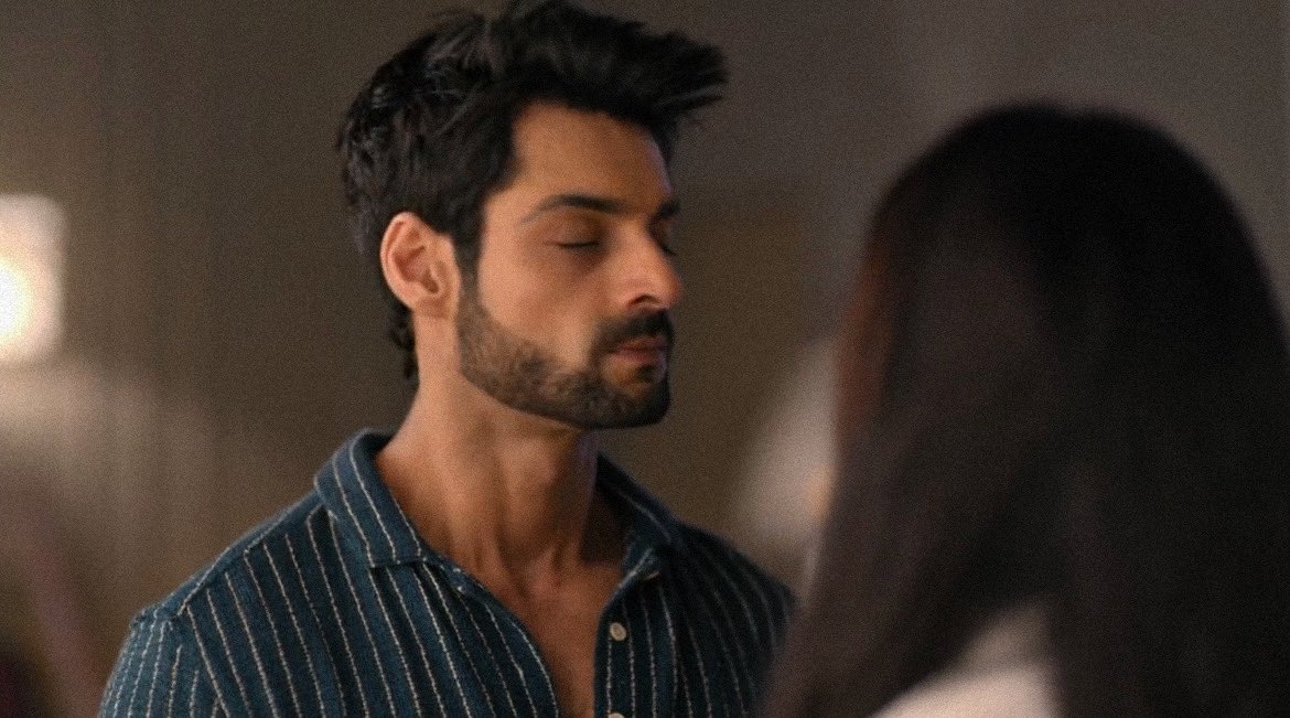 man is holding onto the last bits of his patience 😭😭

#AdityaRajSingh #ChannaMereya #GiTya