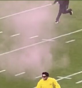 YouRemeberJay's tweet photo. @TheMisterMarcus 😮‍💨 look like he got a mean ass crossover 😂 https://t.co/mtfHelw6C5