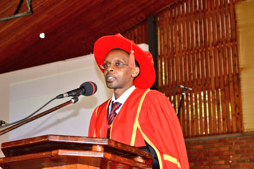 ClareKanyesige's tweet image. Happy Teachers' Day Abarungi Baitu🥂
Special Mention: Dr. Benon Musinguzi💎
#UgandaChristianUniversity
#SocialResearchMethods
#TeachersDay2022