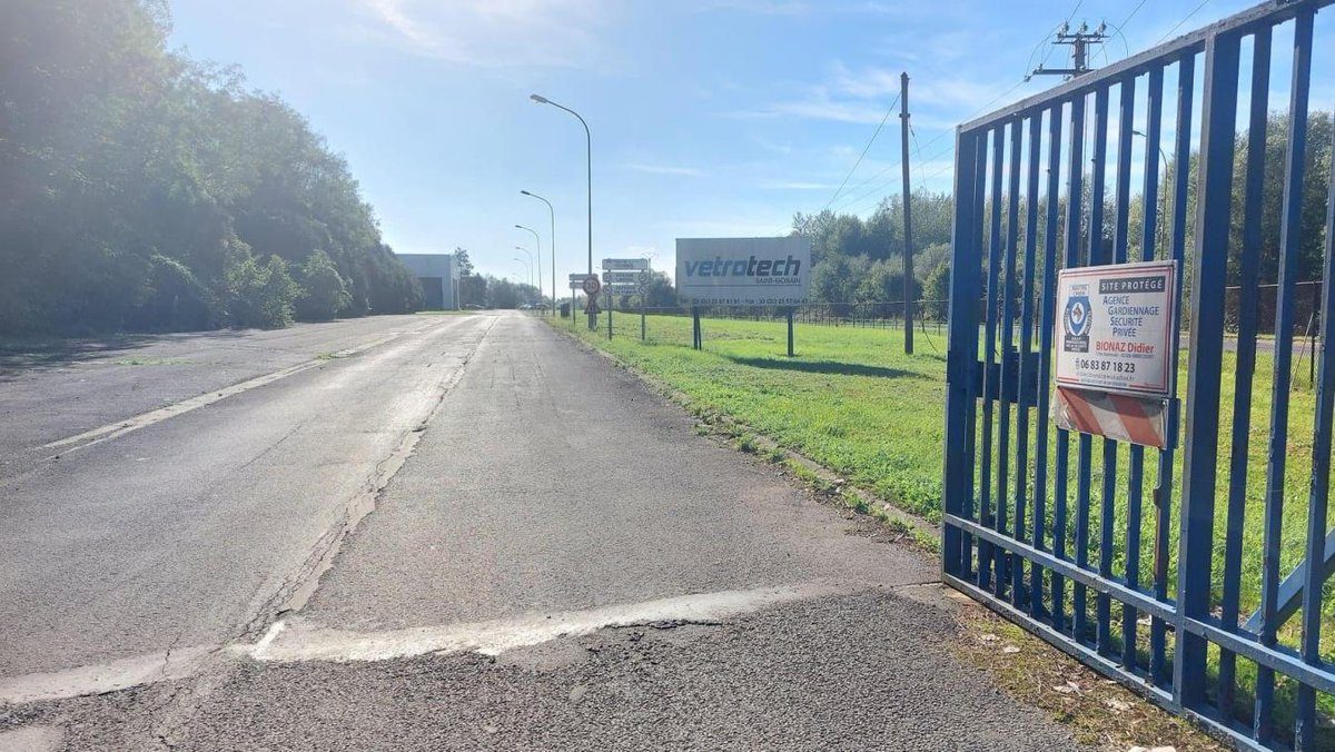 CourrierPicard's tweet photo. #Condren : à l’usine Vetrotech, 55 salariés sont en sursis https://t.co/TJ0UyTL6lu https://t.co/MKcqtJa8vh