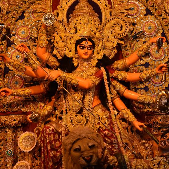 GaneshkumarSegu's tweet photo. చెడుపై మంచి విజయం సాధించిన రోజు ఈ రోజు. ఆ దుర్గామాత ఆ రాక్షసుడిని మట్టుబెట్టిన పర్వదినం ఈ రోజు. ఆ దుర్గామాత చల్లని కటాక్షం మీపై ఉండాలని కోరుకుంటూ మీకు మీ కుటుంబ సభ్యులకు దసరా శుభాకాంక్షలు. https://t.co/y1GYnvoh3s