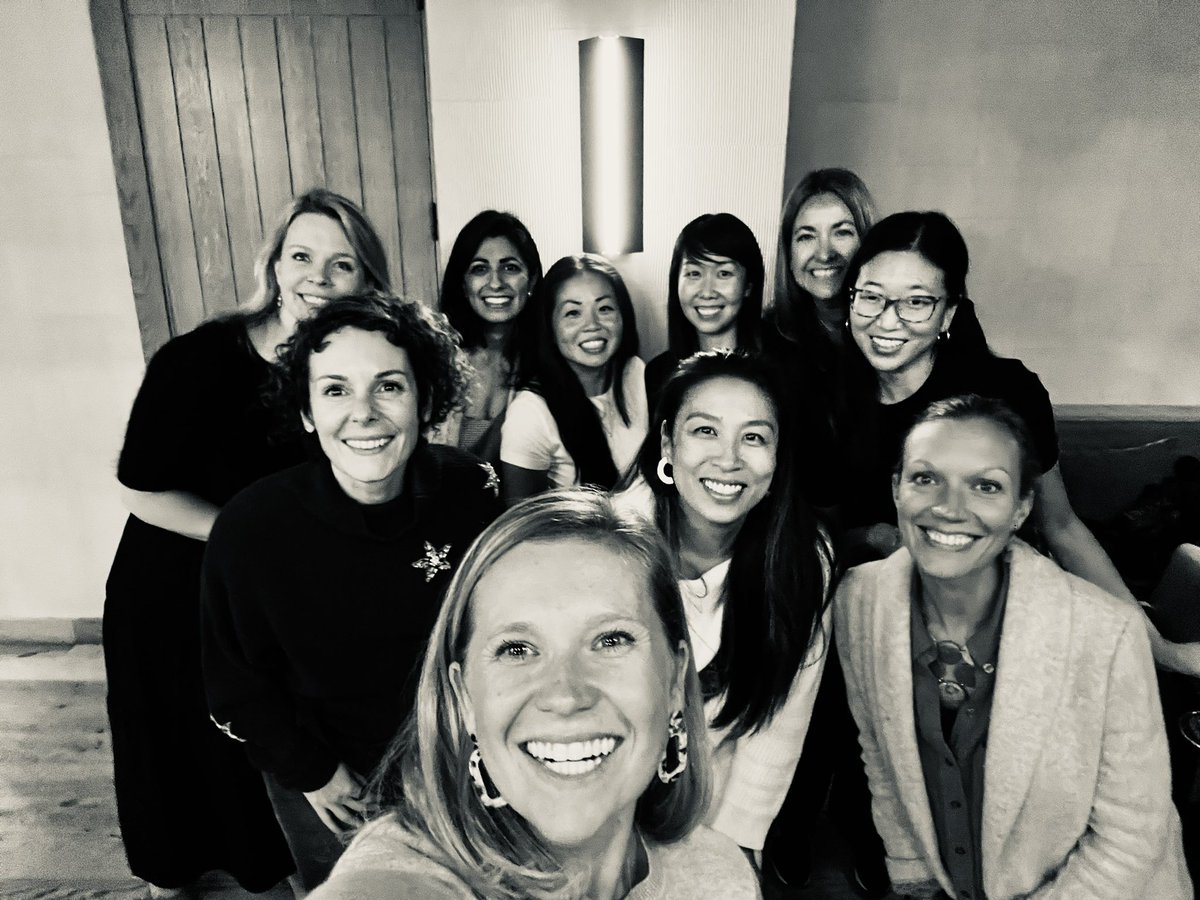 A few Women in VC for cocktails tonight 🔥 Fired up for spring 2023 WIV retreat!