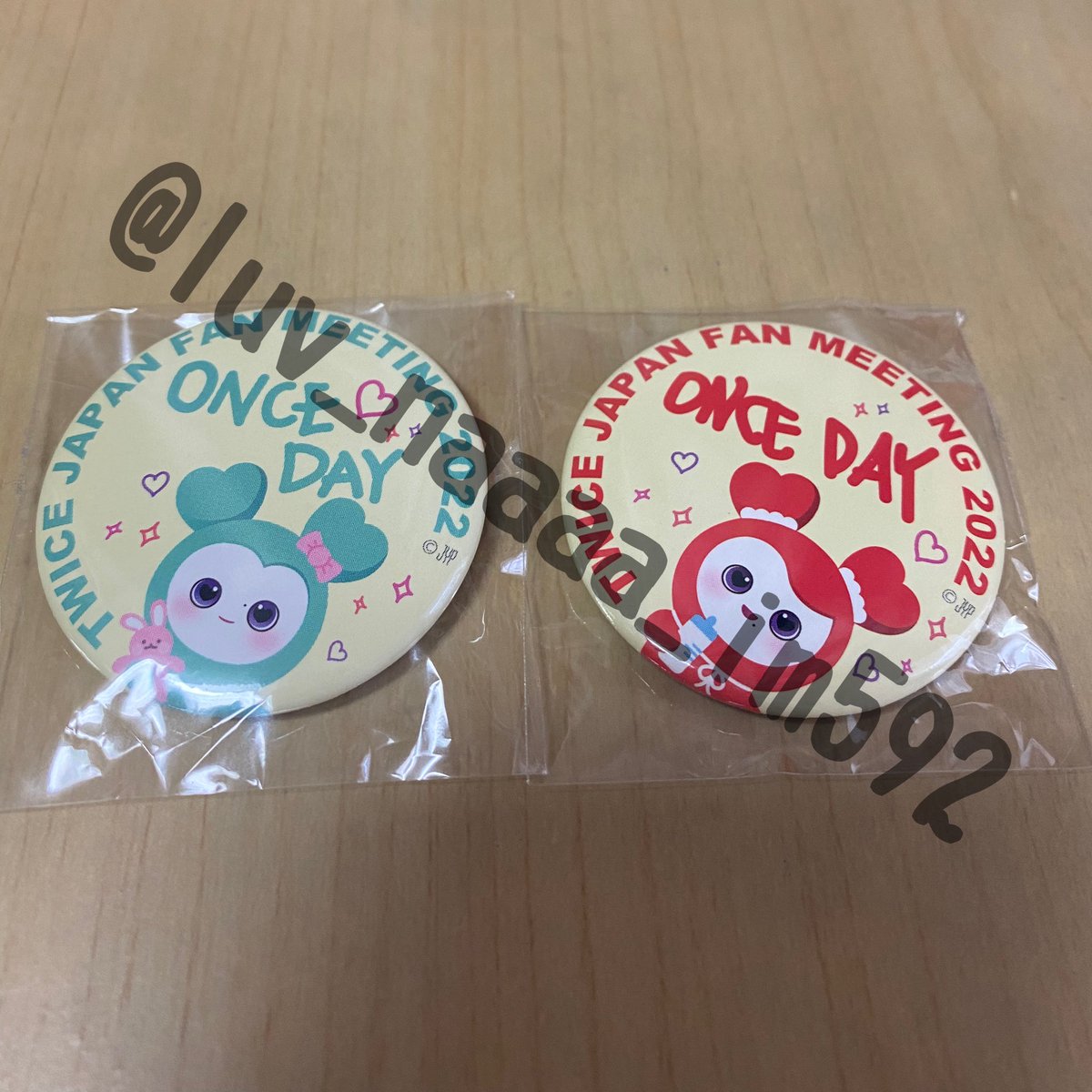 luv_naaaa_im592's tweet photo. TWICE ONCE DAY ファンミ

TWICE 会員くじ　缶バッチ

譲: 画像のもの

求:ナブリー

郵送交換希望です💌
ご気軽にリプ下さい。

#TWICE #TWICEファンミーティング 
#ONCEDAY #TWICE交換
#ミナ #チェヨン #ナヨン https://t.co/1DpuWwC6eI