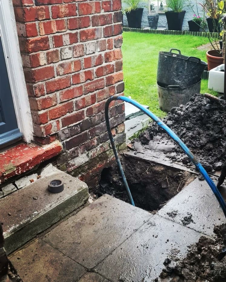 ArdentUtilities's tweet photo. Lead replacement in Waterloo
20m with 2 entry points, moled from footpath down side of property, entry's in downstairs toilet and kitchen flow test @ 23 litres per min.
All excavations reinstated
#waterutilities #undergroundutilities #waterleakdetector #watermainreplacement https://t.co/O0cO3MYckr