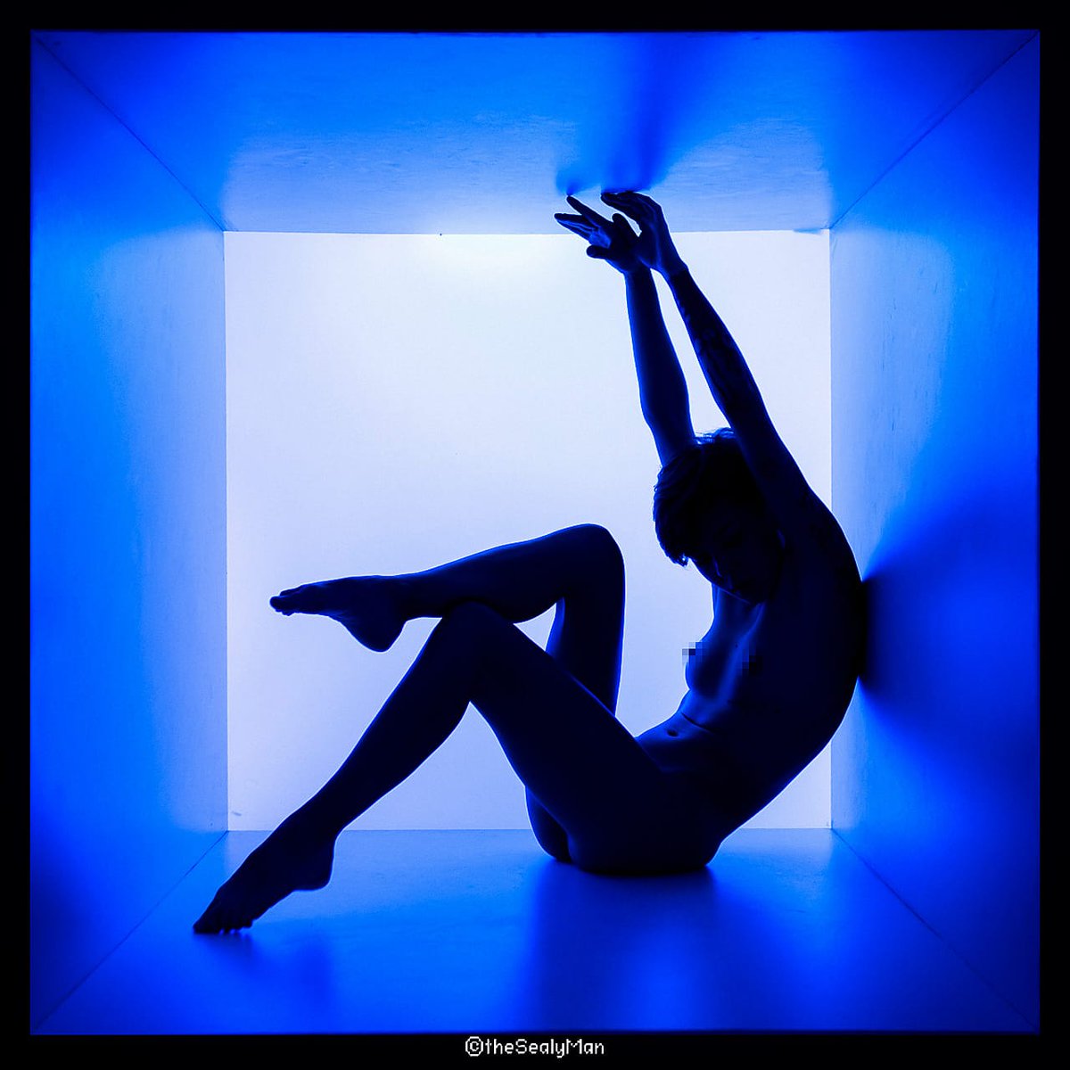 IrinaLudosanu's tweet photo. #photographylovers #photooftheday #Blue #NudityIsNormal #nudistlife #nudistwoman #nudityisart #nudistliving #cube #silhouette #skinnygirl #models #modellife #modelling 
📸 thesealyman https://t.co/60ikP6gIkW