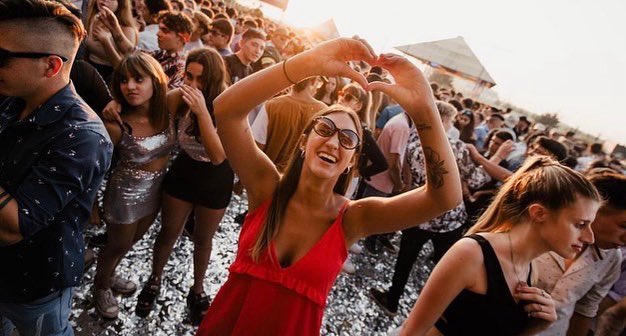 becoolprensa's tweet photo. Mágico amanecer 🌅 😎 

Prepárate para volar bb 🚀✨

#becool #5noviembre #condesa #AlciraGigena #Festival #venimosabrillar https://t.co/k8bQC5c4As