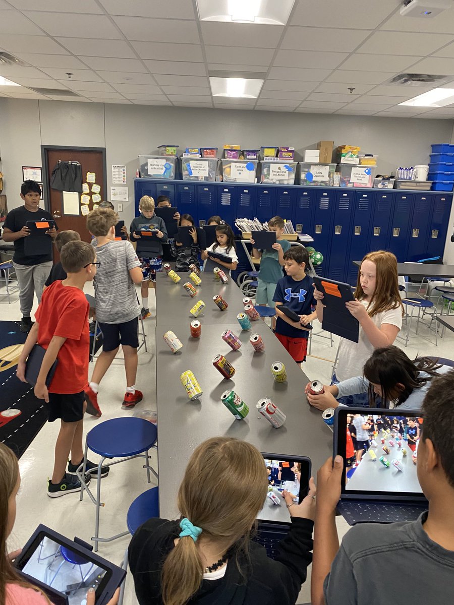 fultondl7's tweet photo. Too much fun! Just a little science magic to start our morning. #osestars #lisdscience #lisdone #stemed #scienceteacher https://t.co/YgD6vgoVqC