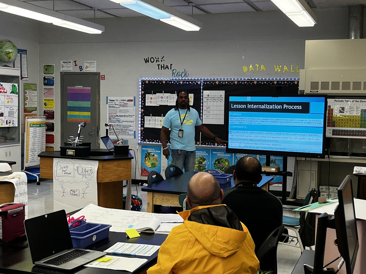 TJCotter's tweet photo. A full day of professional learning and teacher engagement at @FondrenMS_HISD. Student Achievement is priority! #BlazingTrailsofExcellence https://t.co/BFbDRfpWvS