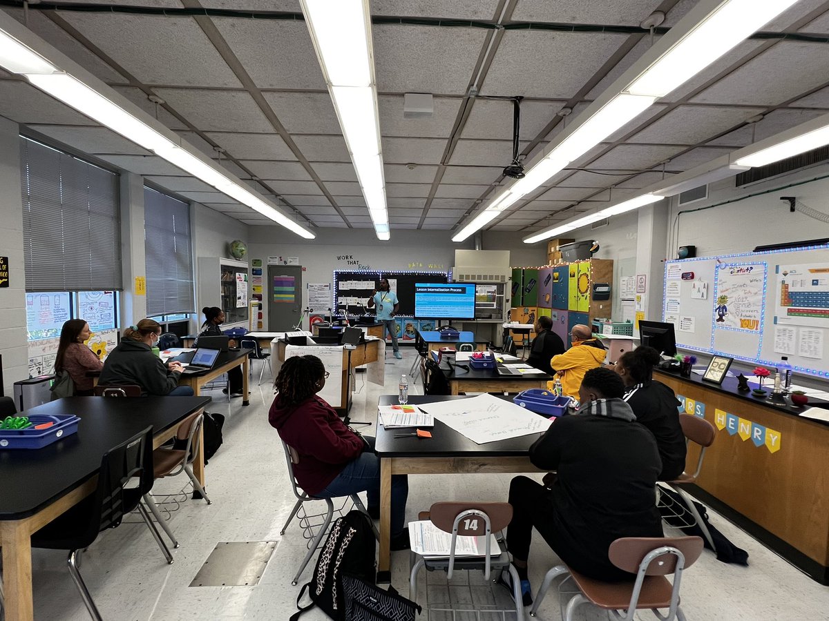 TJCotter's tweet photo. A full day of professional learning and teacher engagement at @FondrenMS_HISD. Student Achievement is priority! #BlazingTrailsofExcellence https://t.co/BFbDRfpWvS