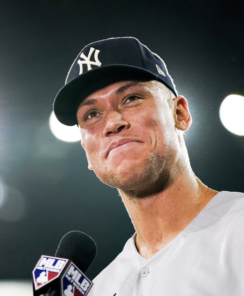 merce426's tweet photo. Congrats @TheJudge44 the true homerun king!!!! #62 #NoRoids #RepBx https://t.co/ZrTMxRN42y