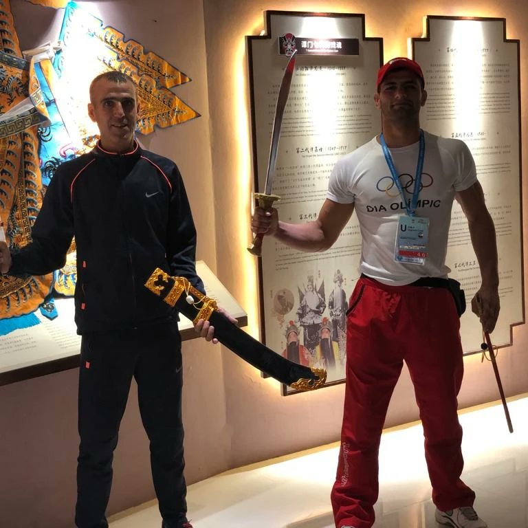TheOctupusMike's tweet photo. #TB my friend send me this pictures couple of days ago and we talked how was china a good experience which motivated me more to wake up and chase our life goals ... we had a hell of a time back in China 🇨🇳 https://t.co/ik0tvRgNDi