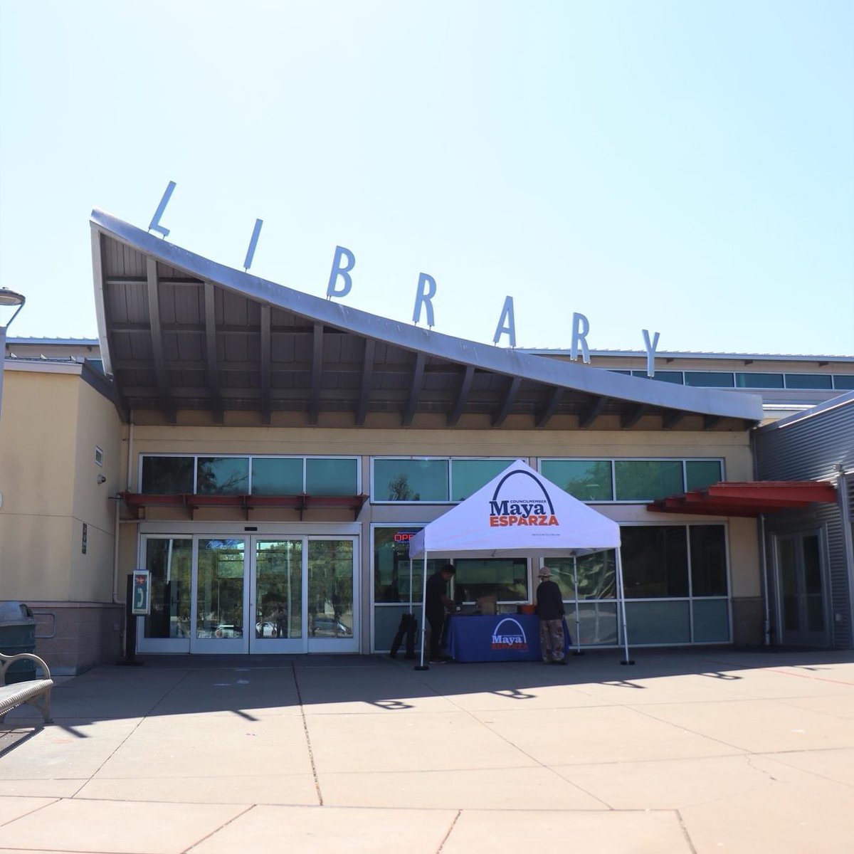 MayaEsparzaSJ's tweet photo. This past Sunday, we were able to connect with residents using the new Sunday hours at the Tully Branch Library! With snacks & drinks, games & activities, and a food truck, everyone had a wonderful time out in the community!
#sanjose #mayaesparza #libraries #library #sundayhours https://t.co/QyMDqEMrEY