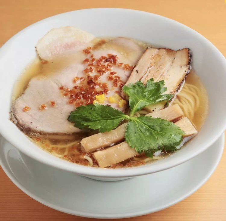 naniwa_menjiro's tweet photo. なにわ麺次郎は、今年も『ミシュランガイド京都・大阪2023』に掲載されました！これもひとえに、日頃から応援してくださっている皆様のおかげです。本当に本当にありがとうございます！
さらに愛されるお店を目指して、もっともっと頑張ります。これからもよろしくお願いいたします！ https://t.co/XCqoZP2g7k