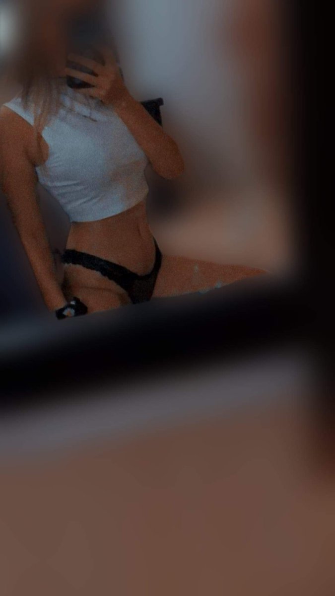 Chanelleof05's tweet photo. RT para poder quitarme más 🥵💜
#VentaDeContenido 
#OnlyFAN https://t.co/r2Nnq0eNIA