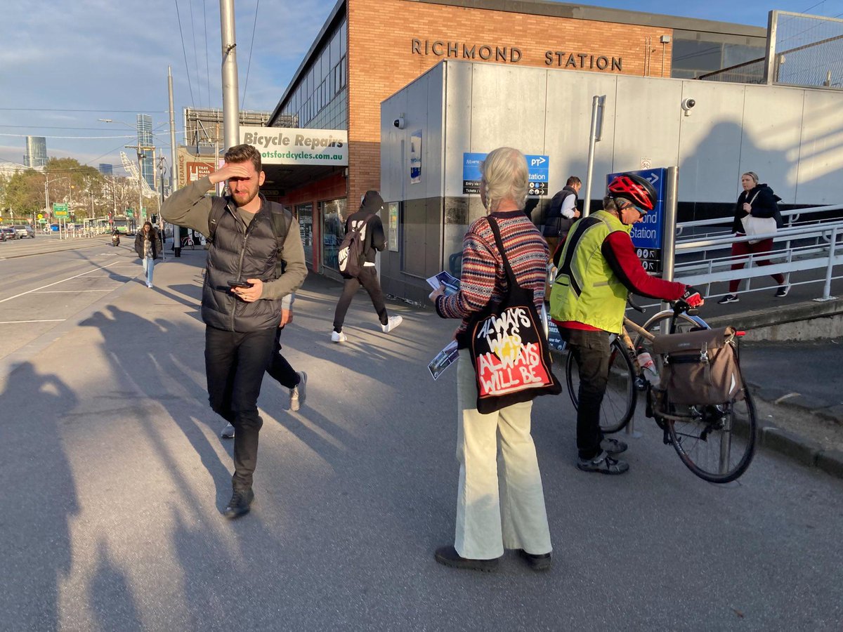 alliance_forest's tweet photo. Yesterday morning @ #Richmond Station! Lots of great convos w/ locals &amp; support for protection of #Forests4Climate &amp; an immediate end to logging!

Keen to get involved?? Check out our events page here>> https://t.co/ZFXSSamvXc

#RichmondLovesForests #ProtectForests #EndLoggingNow https://t.co/9OeCmlEIY0