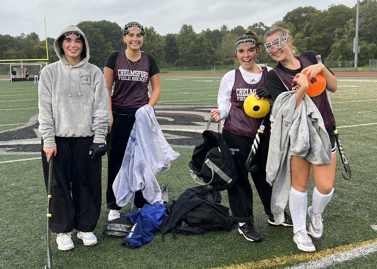 CHSLionsFieldH1's tweet photo. Congrats to JVB for their โWโ on the road vs Andover, 1 - 0. The cold & rain didnโt stop us from playing OR having fun! โค๏ธ๐ฆ๐ #fallfamily https://t.co/1pUYm20RnW