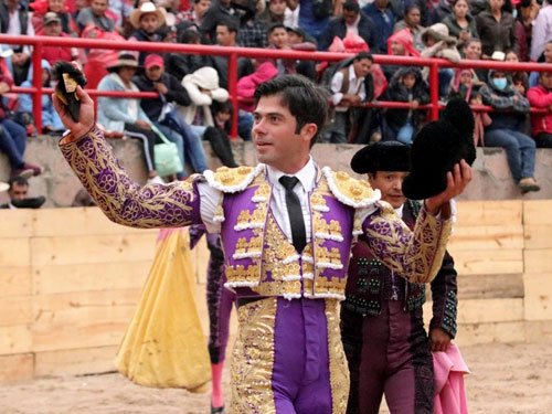 Portal Taurino (@portaltaurino) on Twitter photo Ixtacamaxtitlán (Puebla) MEX Plaza "La Morenita". Corrida San Francisco de Asís con Toros de Reyes Huerta para el rejoneador Leonardo Zatarain vuelta/vuelta ya pie <a href="/FerminRiveraA/">F e r m í n • R i v e r a</a> ovación/oreja y Juan Pablo <a href="/Matadorjps/">Juan Pablo Sanchez</a> Sánchez ovación/ovación foto Ángel Sainos <a href="/portaltaurino/">Portal Taurino</a> Ixtacamaxtitlán (Puebla) MEX Plaza "La Morenita". Corrida San Francisco de Asís con Toros de Reyes Huerta para el rejoneador Leonardo Zatarain vuelta/vuelta ya pie <a href="/FerminRiveraA/">F e r m í n • R i v e r a</a> ovación/oreja y Juan Pablo <a href="/Matadorjps/">Juan Pablo Sanchez</a> Sánchez ovación/ovación foto Ángel Sainos <a href="/portaltaurino/">Portal Taurino</a>