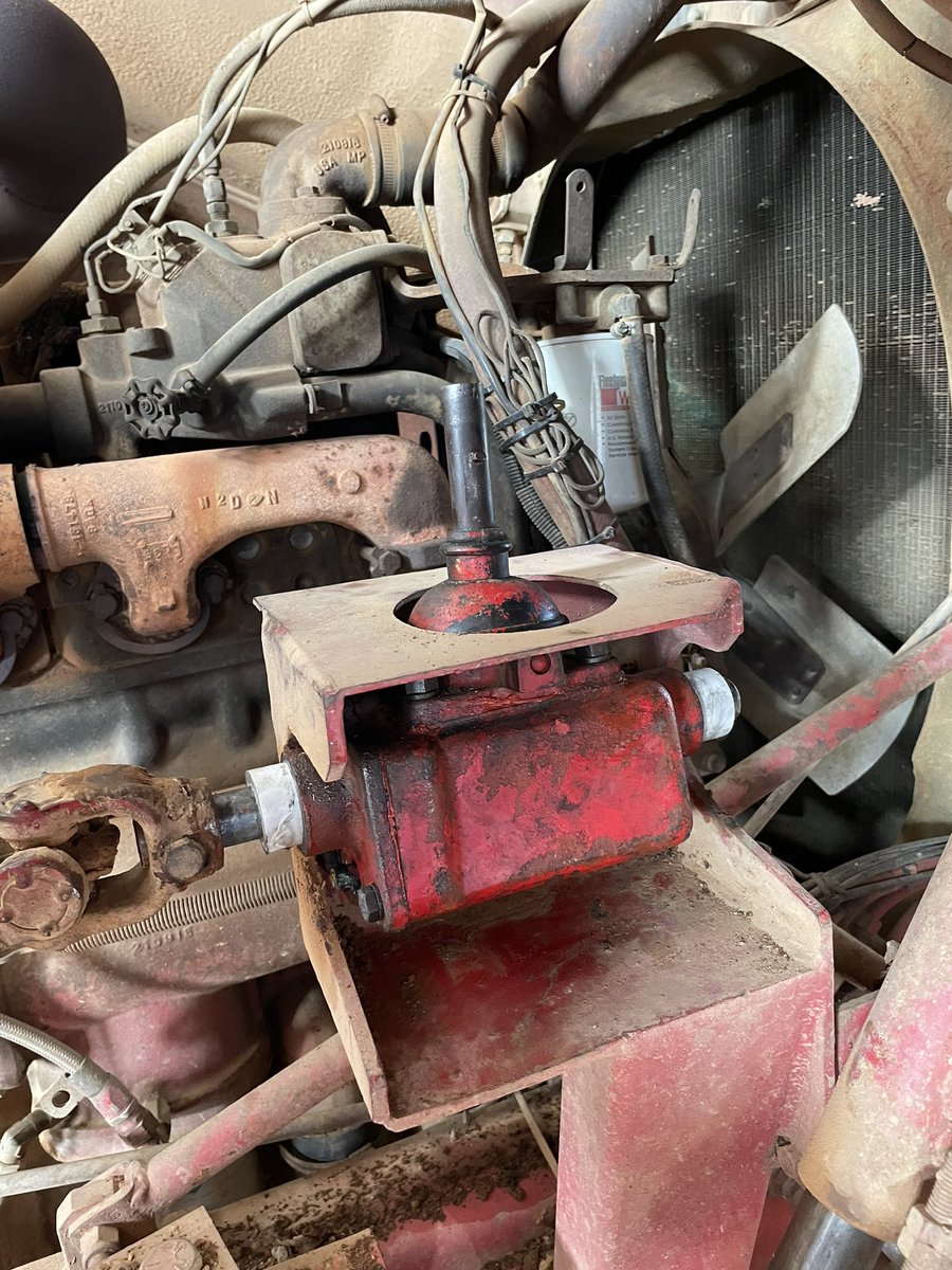 ColRichens's tweet photo. Rebuilt the gear change box on the 1977 Atkinson,new Brass and Ekalite Bushes for more wear area on the shaft https://t.co/MguDn3559p