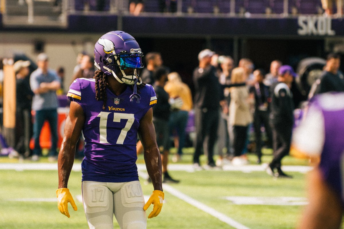 jordan_lundell's tweet photo. Vikes v. Lions ๐ธ #NFLLCC https://t.co/7obXwklxkl