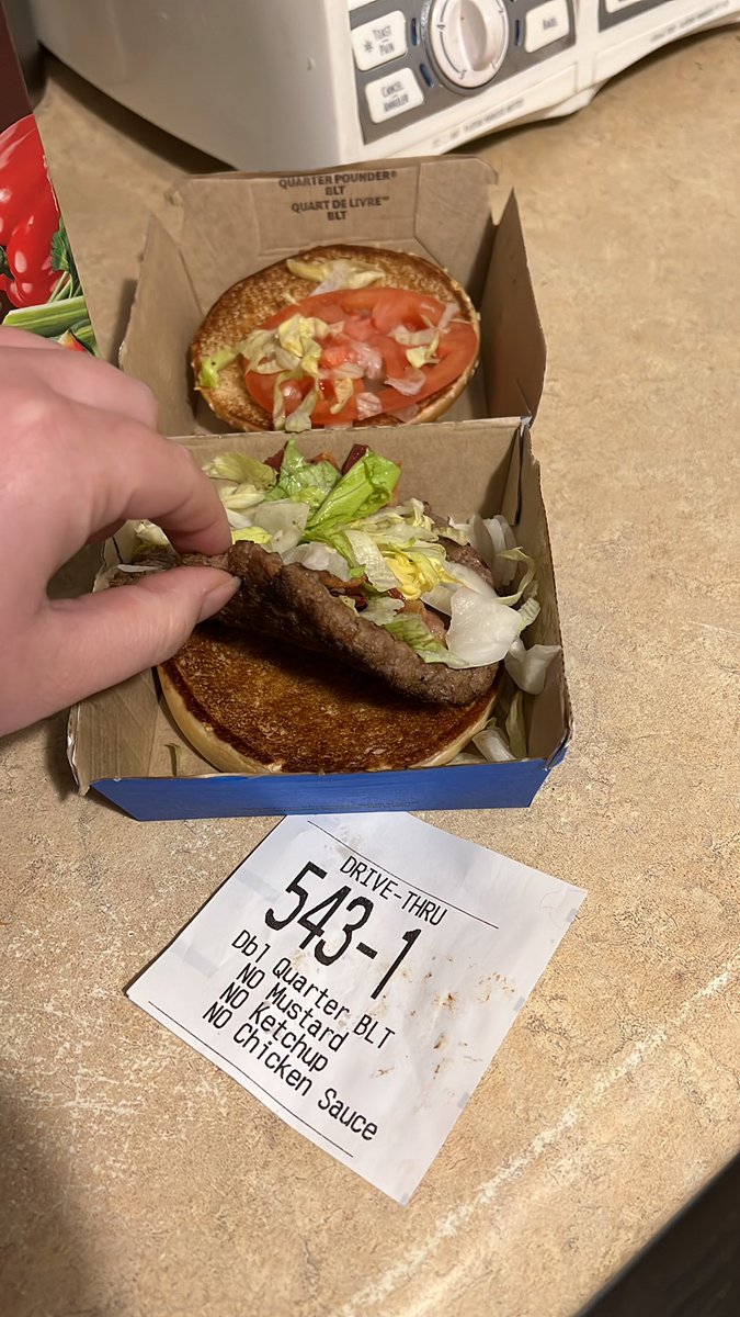 KarleeAlysssa's tweet photo. @McDonaldsCanada wheres my other patty 🥺 https://t.co/ett9cmFU6v