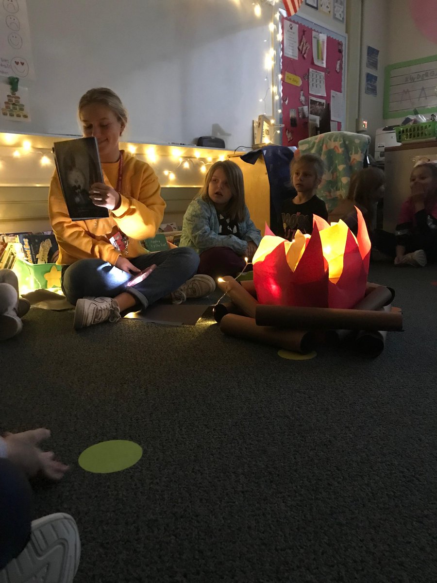 KratzerElem's tweet photo. Miss Zeky surprised her kindergarten students with a classroom campfire and story time! They loved it! 🥰 https://t.co/hLKNzxbRo1
