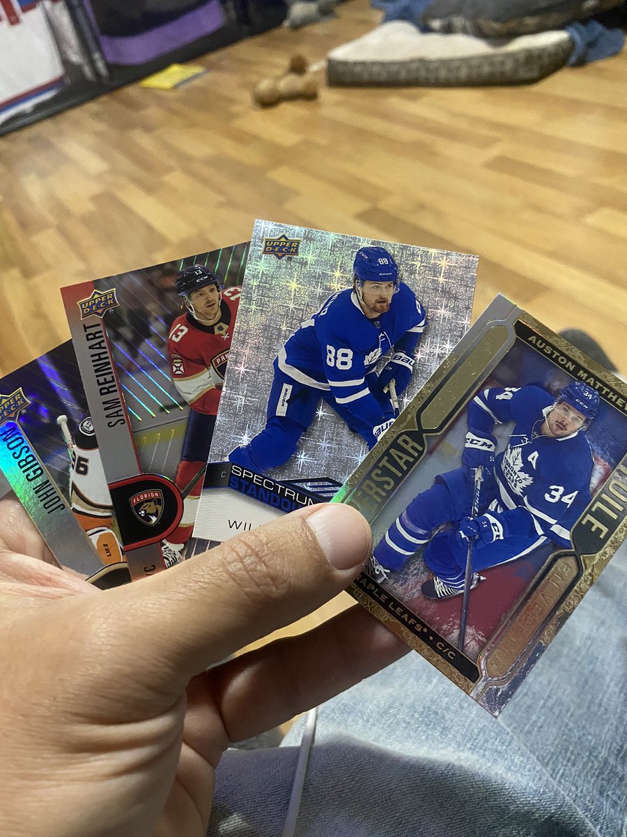 tbasque78's tweet photo. 2 hits in this #timsrun pack of cards!! Too bad theyre leafs tho ๐ https://t.co/CsZqpYn4Ve
