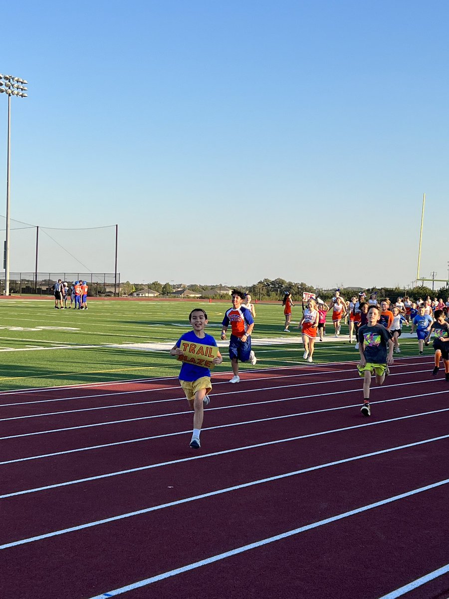 TarvinES's tweet photo. Trailblazer leading the way @DanielsonMiddle football game. #1LISD #NTtrailblazers https://t.co/jFSIiwv50S