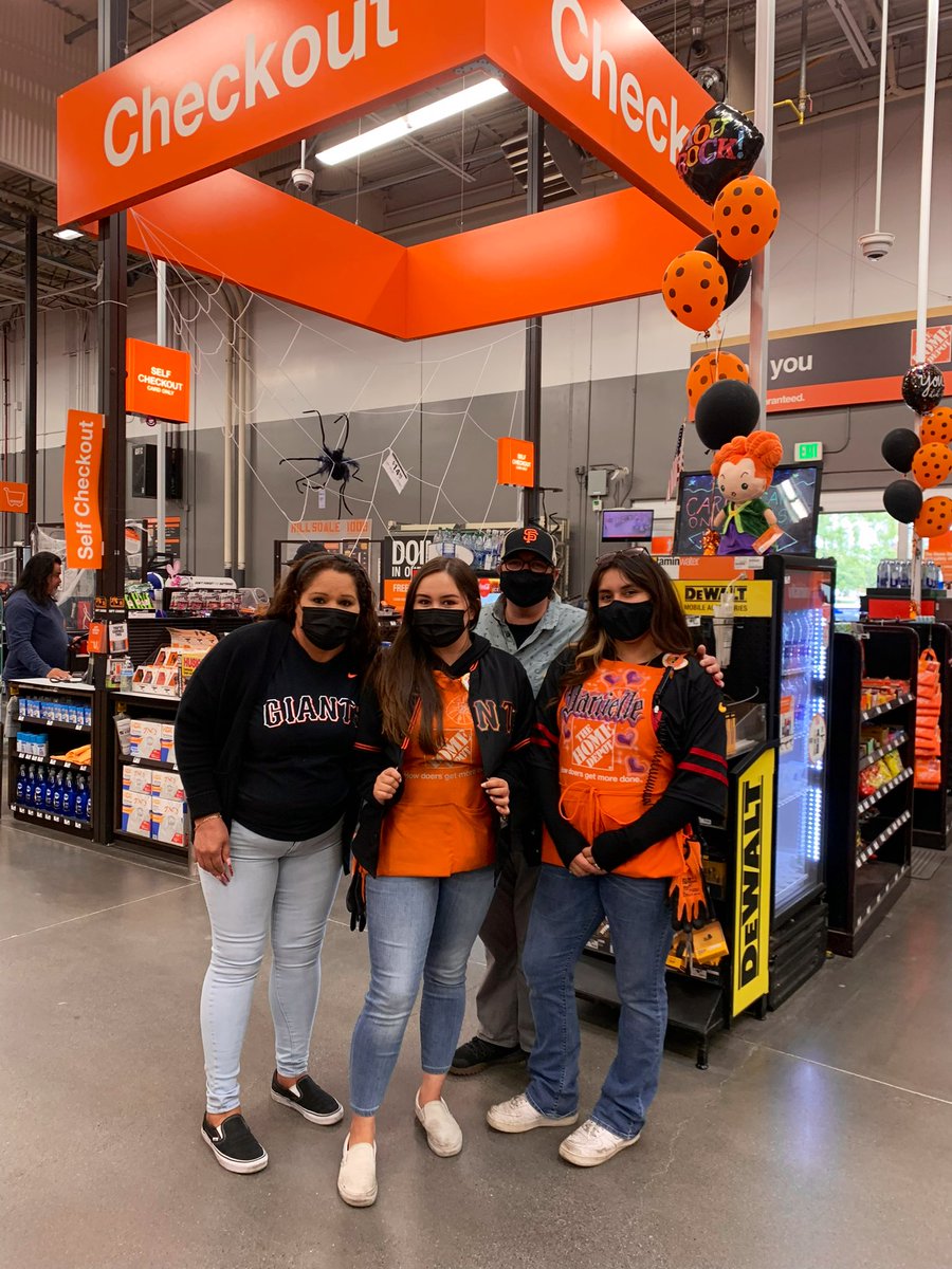Emiliacast0622's tweet photo. CAM week day #2 #gameday #homedepot1009 #pacnorthproud https://t.co/5v68IKqij0