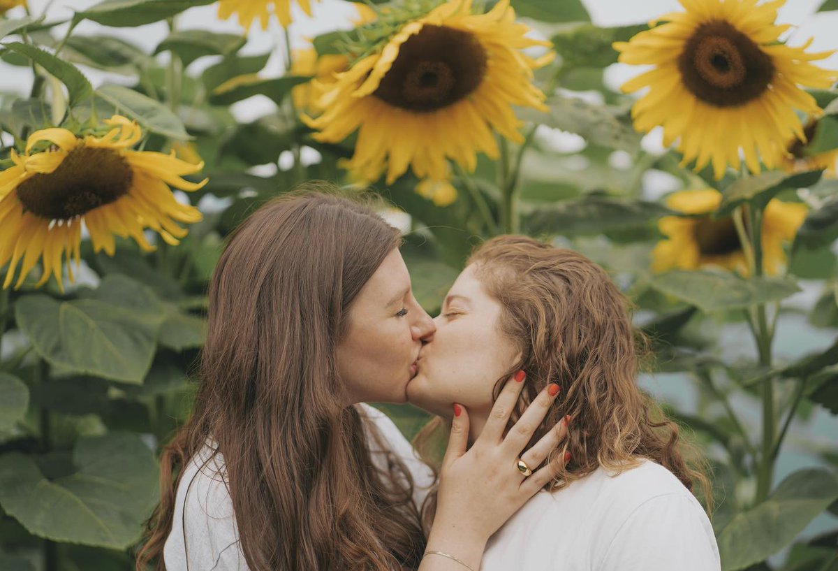 evollgbt's tweet photo. LGBTQ couple: @thechloebeth & Jodi ๐๐ณ๏ธโ๐
๐ - Vancouver, British Columbia
#lesbiandating #queerdating #lgbtdating #gaygirlcouple #wlwcouple #wlwlove #femmelesbians #pansexualgirl #lgbtinfluencer #gaygirls๐ #gaycouplesofinstagram #lesbiancouplegoals https://t.co/qXgnwLuRxX