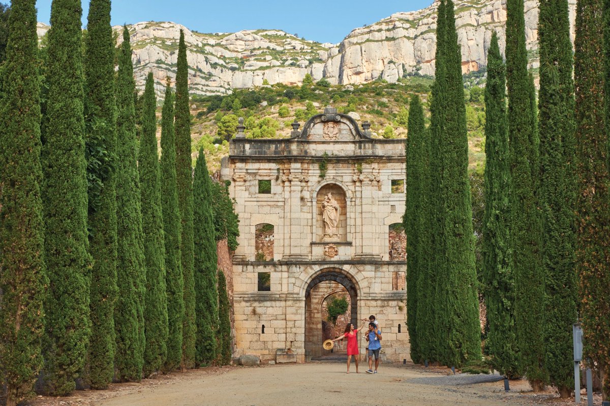 Soigne_mag's tweet photo. Travel Writer @cristinaslattery shares the magic and mystery of #Catalonia beyond its famed capital of #Barcelona. 

Soigné brings you some of the world's most amazing Travel and Explore destinations. 

https://t.co/VlEPIkkR6P

#Fashion #Travel #Explore #Cuisine https://t.co/biRUgs0bTS