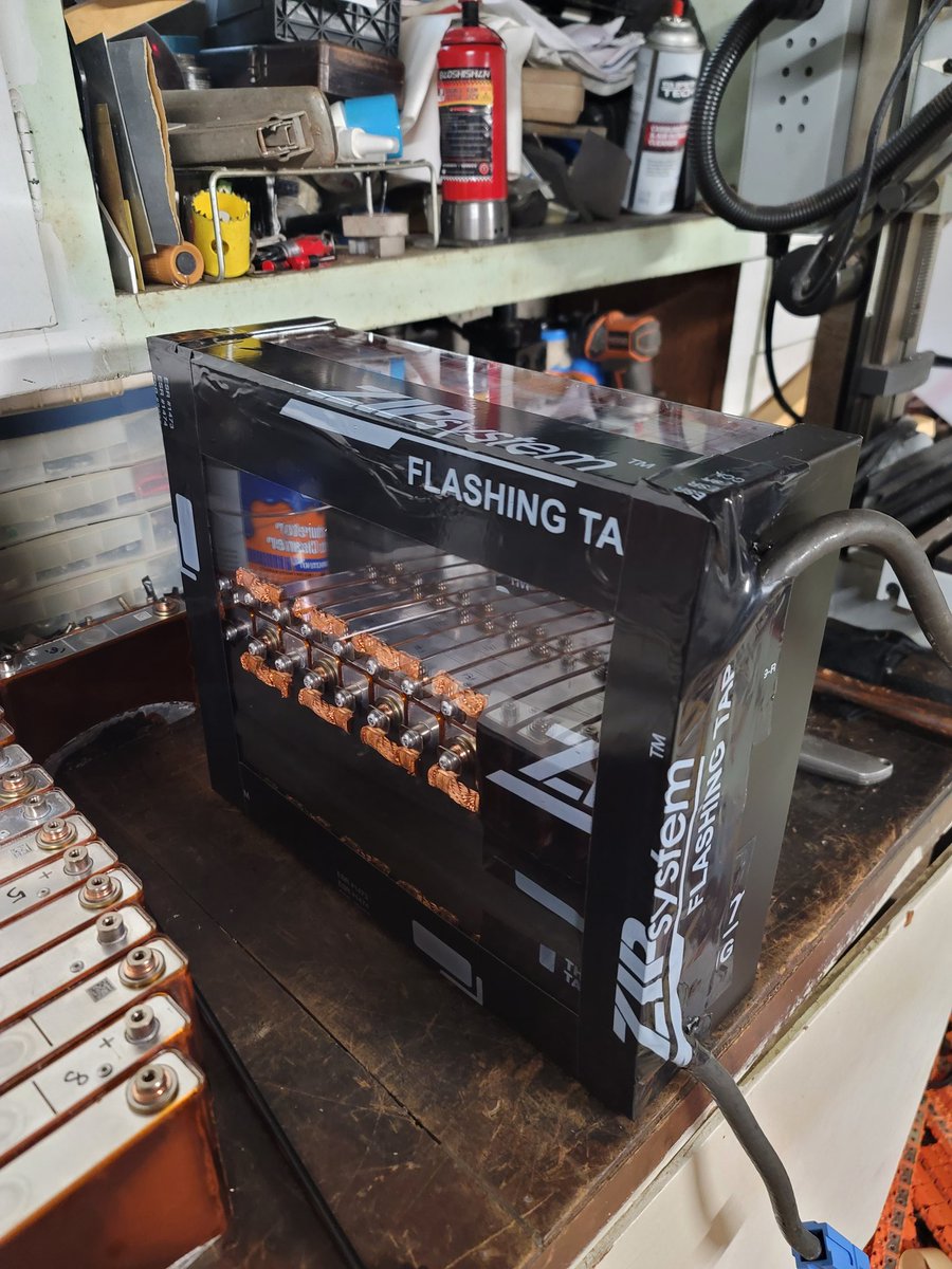 MreRacingjay's tweet photo. Look into our battery set up. 24s per module 4s2p https://t.co/4CDQzuWjia