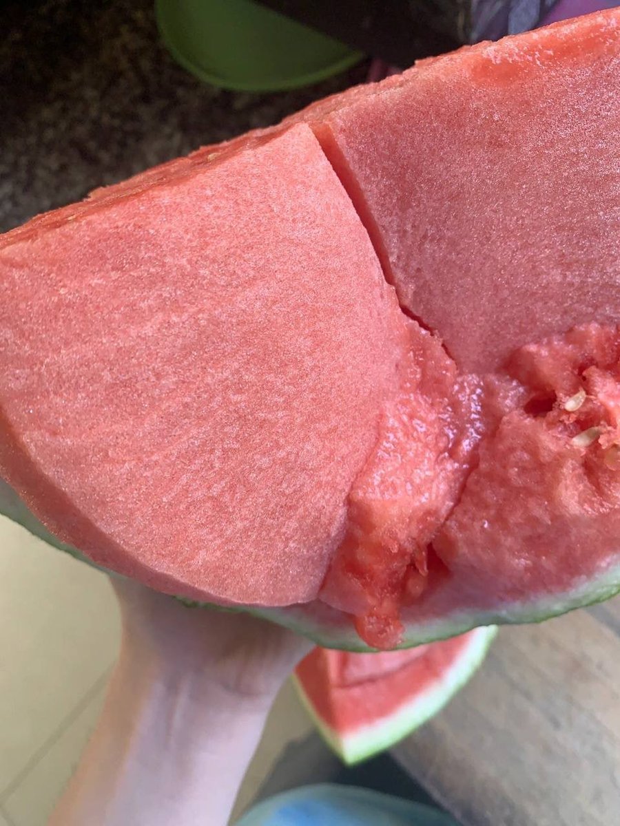 Chocolate0438's tweet photo. Extreme Watermelon https://t.co/NvdLaEm0NZ