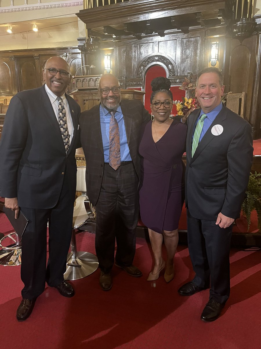ErinD_PNC's tweet photo. What a great night listening to @MichaelSteele as part of the @PNCBank Fairfax connection Speaker Series. “Regardless of what label we have - republican or democrat, we need to serve each other.” Important words for us all to remember. https://t.co/qk5xmYXETp