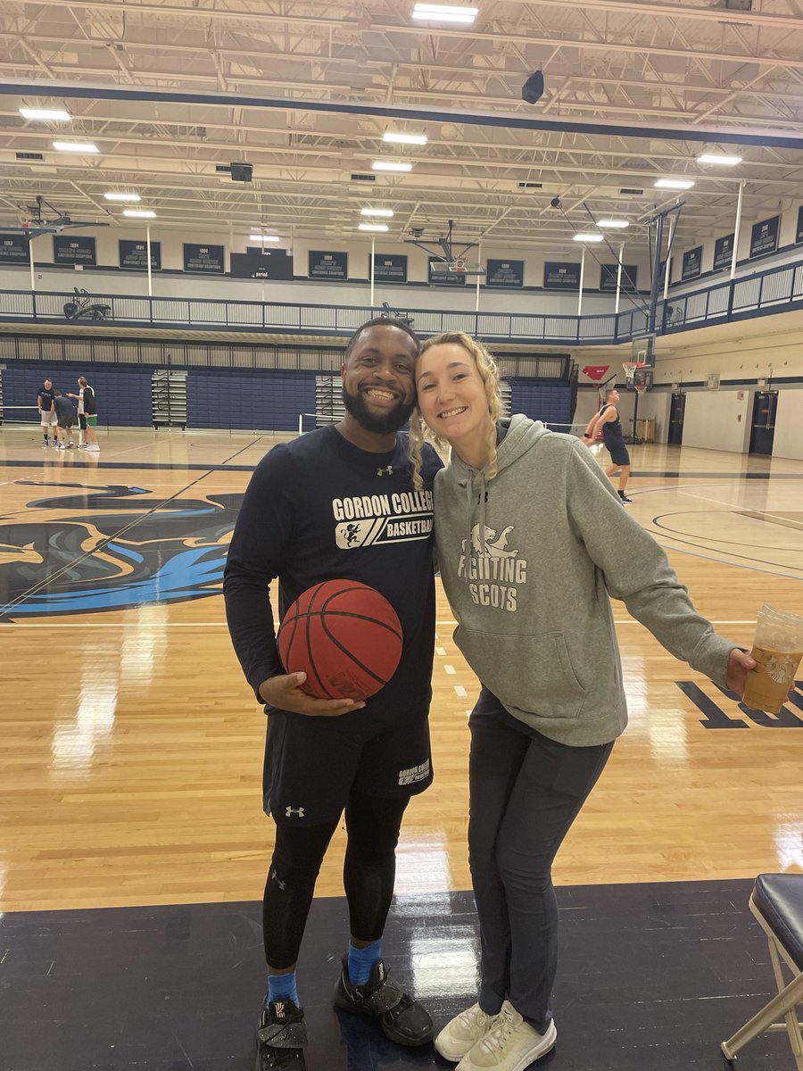 CoachJ211's tweet photo. Had a great time at the Alumni Game @gordonmbb1 @gordonathletics and seeing my old coaches @tallbaldcoach @DidierDinh and @Ariana_ATC who kept me alive for 4 years 😂 https://t.co/7zBv0wImad