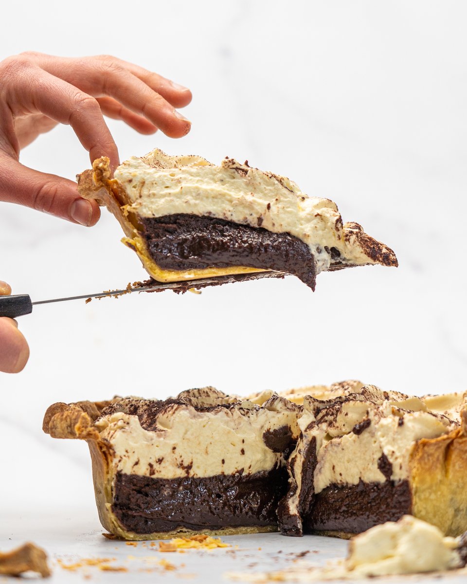 Finish off your feast with this ultimate crowd-pleaser - a luxurious Chocolate Pie using our golden velvety grass-fed 10 Star New Zealand Butter! 🍫✨

lewisroadcreamery.com/blogs/recipes/…