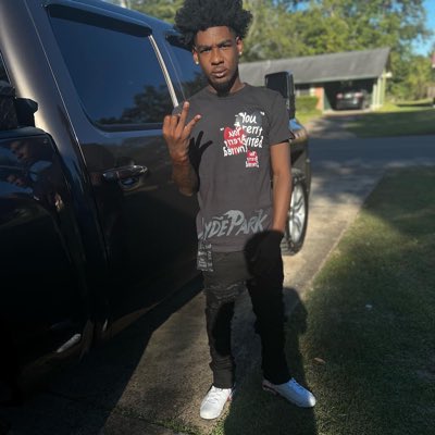 Traaap_4's tweet photo. #F4L https://t.co/bx0QHCFp5q