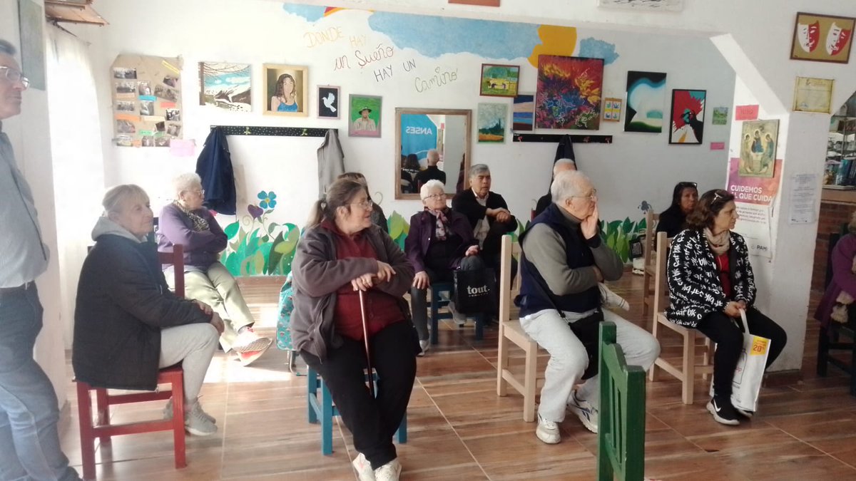 MarcosGutierrez's tweet photo. Hoy junto a @danidl_santos participamos del operativo que se realiza cada 15 días en el Centro de Jubiladxs Fe, Esperanza y Dignidad.

Gracias a Olga y todo el equipo de trabajo del Centro por su compromiso diario ☀️ https://t.co/jZsfPjA4tI