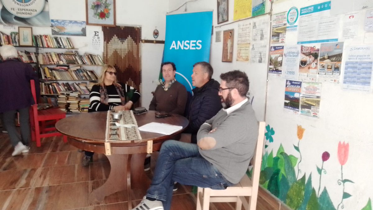 MarcosGutierrez's tweet photo. Hoy junto a @danidl_santos participamos del operativo que se realiza cada 15 días en el Centro de Jubiladxs Fe, Esperanza y Dignidad.

Gracias a Olga y todo el equipo de trabajo del Centro por su compromiso diario ☀️ https://t.co/jZsfPjA4tI