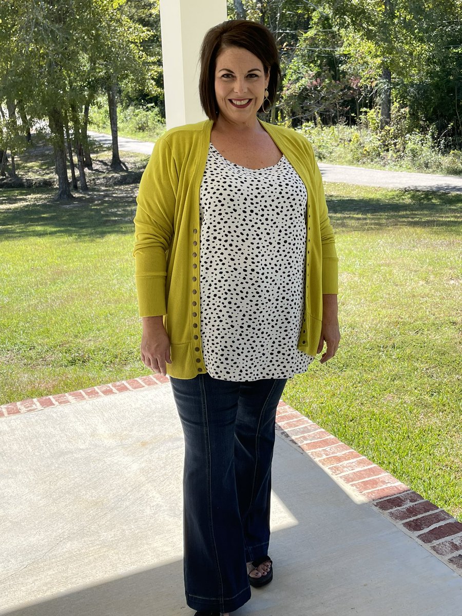 curvyrevival's tweet photo. Shop now at https://t.co/VWn8HddUSv #PlusSize #PlusSizefashion https://t.co/xWdg66saOu