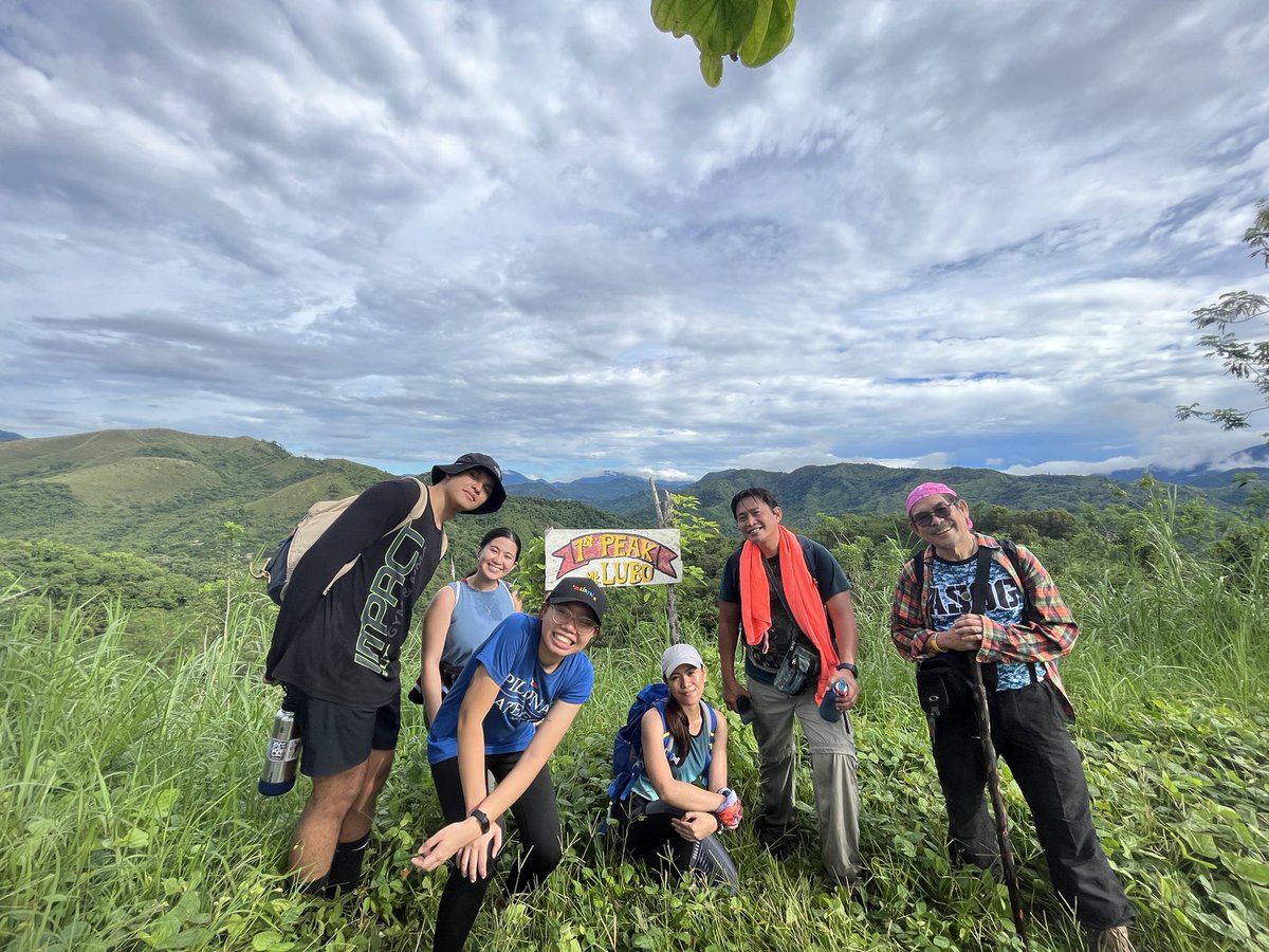 TeddyBaguilatJr's tweet photo. ATM: with new friends from Ateneo and the old gang. 23rd mountain. #GoingFor50 https://t.co/2xqMmXJ6hh