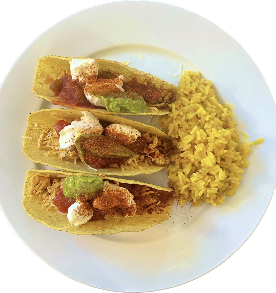 0IIIIIII0_GIRL's tweet photo. #tacos #tacotuesday #nationaltacoday #yummy #tacoshells #meat #cheese #salsa #sourcream #guacamole #redchilipowder #tradition https://t.co/emBX3dlyME