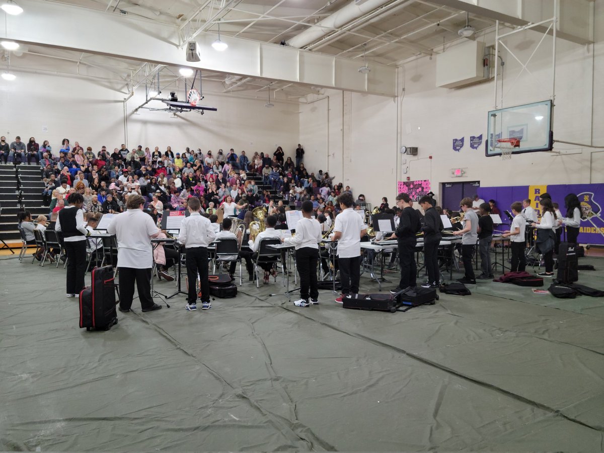 ReynBands's tweet photo. Wow! What a fun night, as always, for our 1 month Band-A-Versary Concert with our beginners! Well over 160 strong blowing the roof off the Livingston gym! #ReynProud #BeginningBand #BrightFuture #BAND @ReynSchools @ReynHAMS @WRMSWolves @SMBR_JuniorHigh https://t.co/HyK6fNRBoI