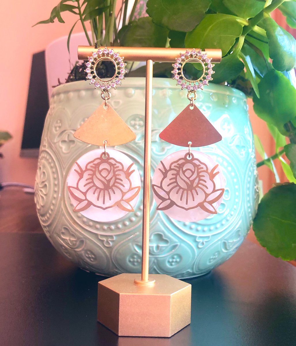 Flower Shop tweet media