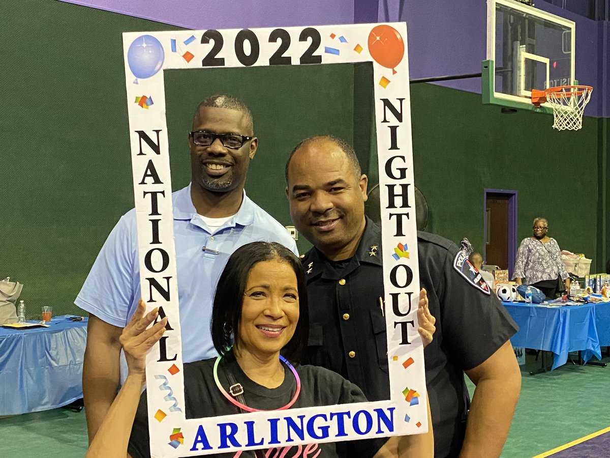 ArlingtonPD's tweet photo. We know we’re a bit biased on this particular topic — but we truly serve the BEST community in the country!!

Y’all invited us to attend more than 140 parties across the city tonight!

When we come together we can do anything! Thank you for showing up BIG tonight #ArlingtonTX! https://t.co/gW67nVboP9