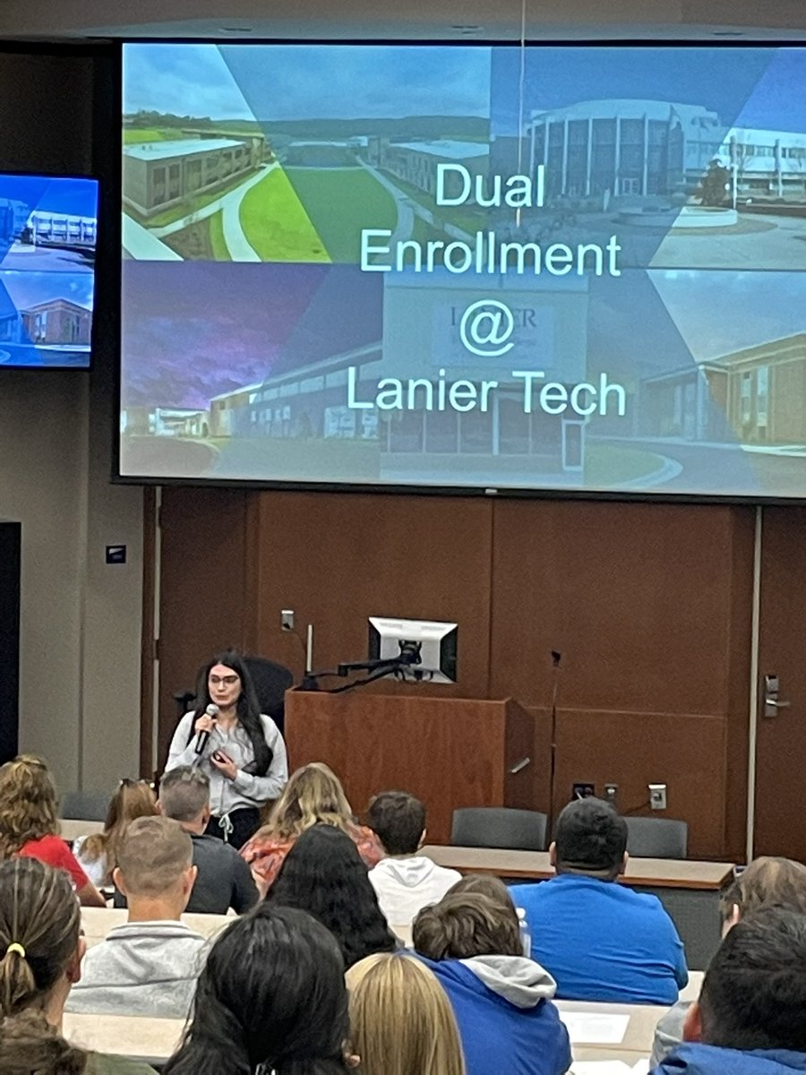 IvesterEarlyCollegeHallCo tweet media