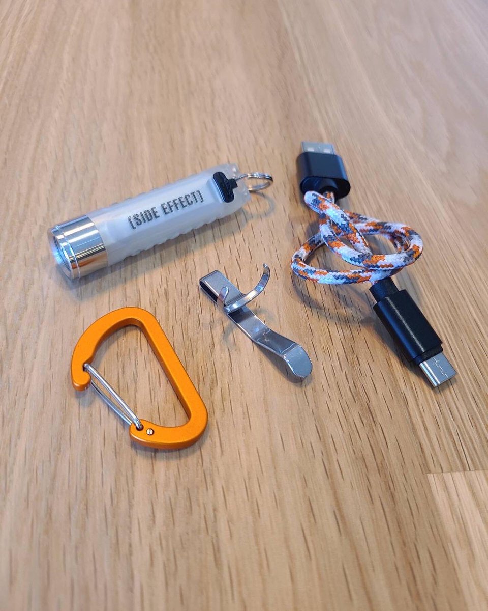 Leprium_mowlift's tweet photo. 小さいのにめちゃめちゃ明るい🤩充電式マルチライト新入荷!
#レプリウム #leprium #雑貨屋 #interiar #インテリア #家具 #大分 #オシャレ家具 #furniture #mowlift #モーリフト #ミニライト
https://t.co/0ntdeJSfIT https://t.co/gNTAGszHIP