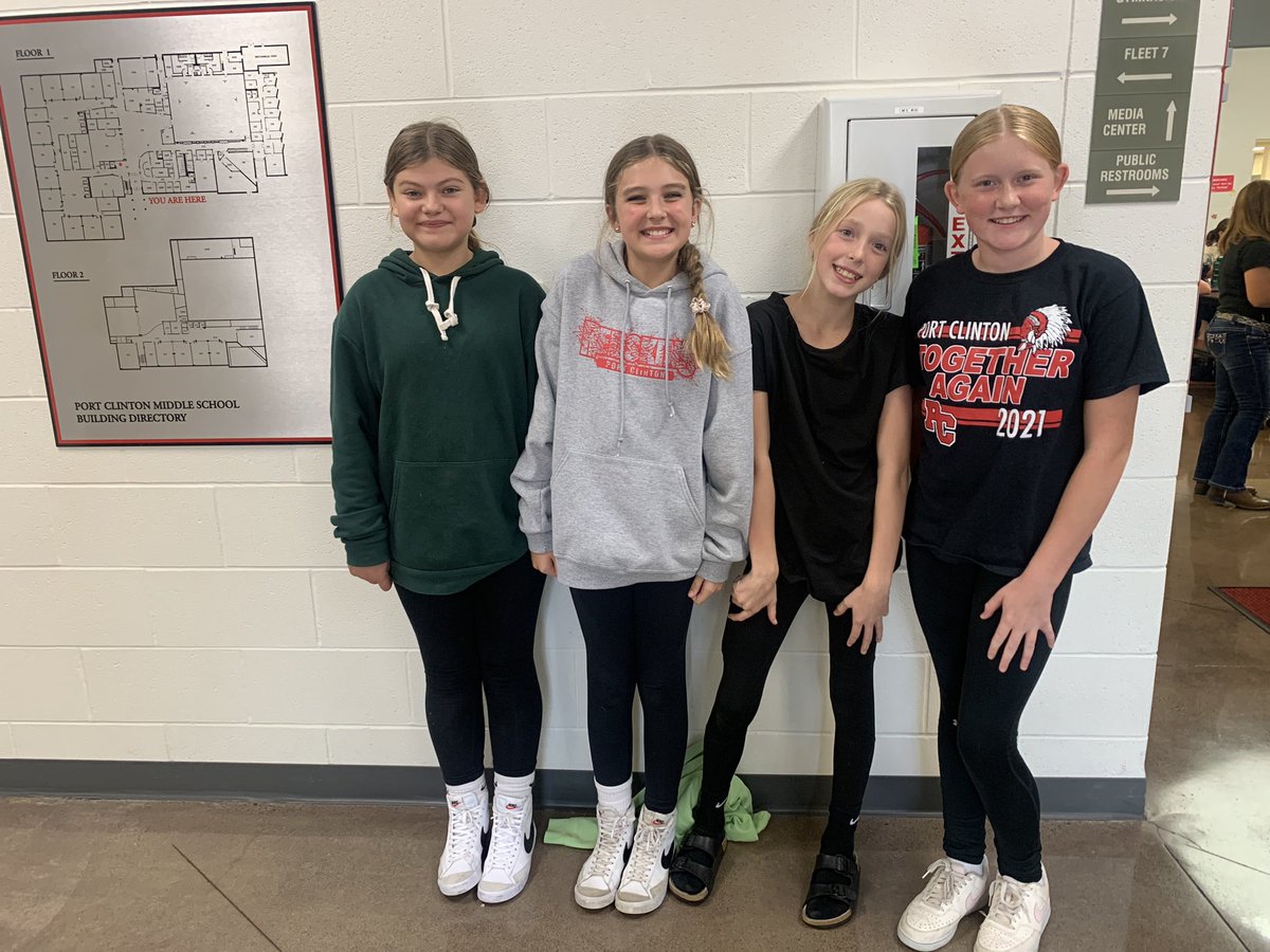 Twin Day at PCMS. 2022 HoCo Spirit Week!