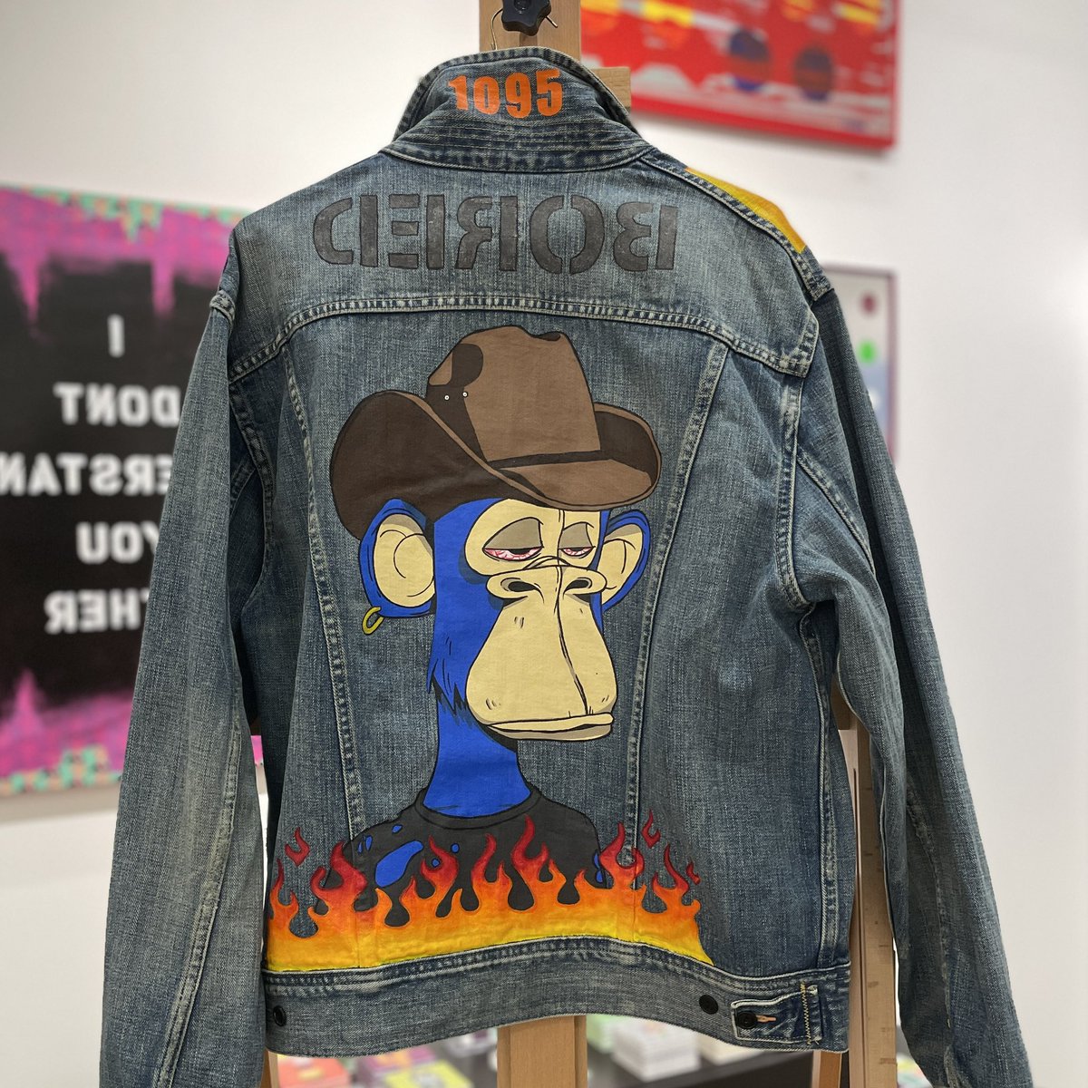 Fabbriology's tweet image. The grail of custom merch. Hand painted denim❤️‍🔥 Who’s next?

@BoredApeYC @FuegoApps