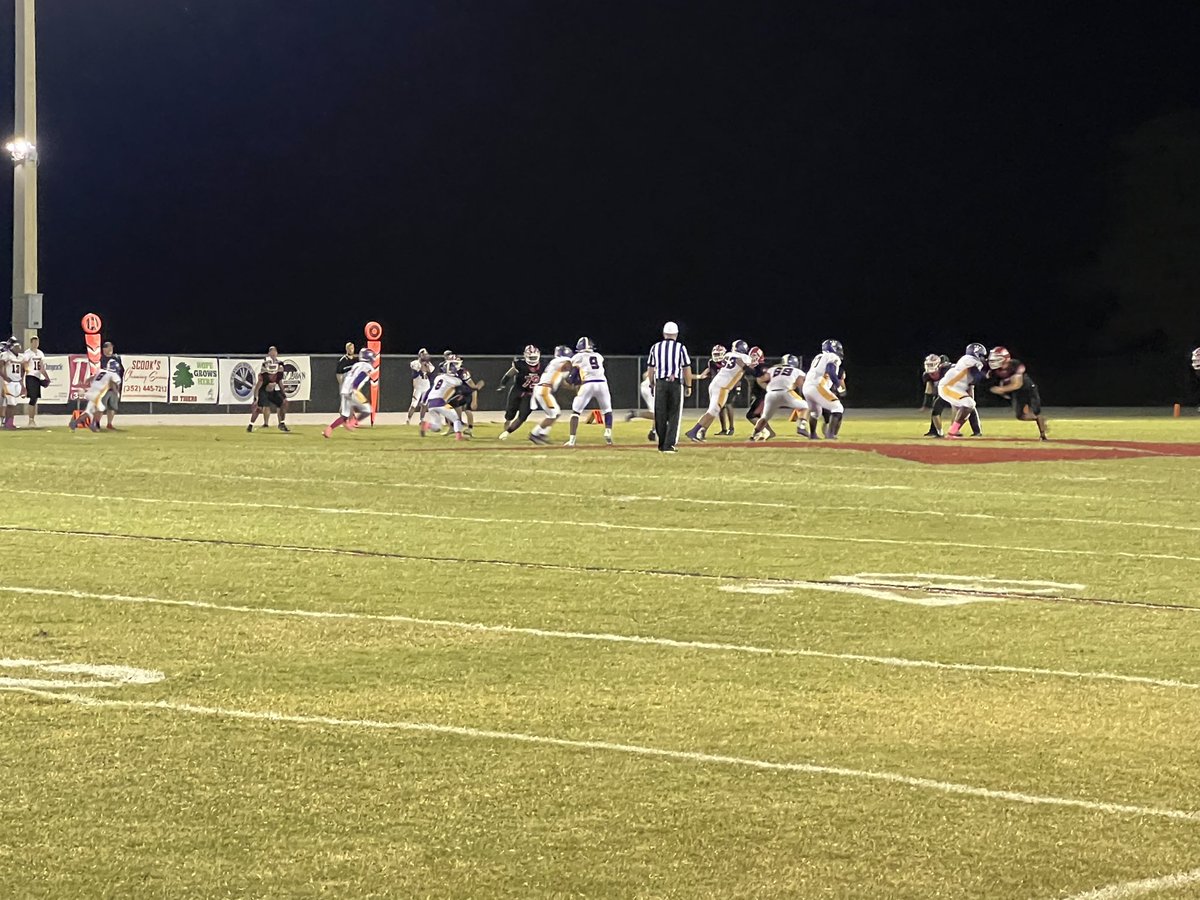 Beautiful Fall night for Homecoming Football <a href="/DunnellonHigh/">Dunnellon High</a> as the Tigers take on Hernando.  <a href="/DMSTIGERTWEETS/">Dunnellon Middle School</a> says Go Tigers!!! <a href="/chadefrazier/">Chad Frazier</a> <a href="/ErikaWiggins16/">Erika Wiggins</a> <a href="/MCPSActivities/">MCPS Athletics and Activities</a>