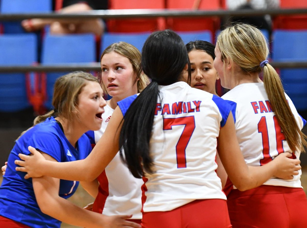 Coahoma sweeps Merkel tonight -- 25-15, 25-20, 25-11. The Bulldogettes are now 3-1 in District 3-3A action. #BFND <a href="/Terrytom77/">Terry's Sports Page</a> <a href="/chris_MRTsports/">Christopher Hadorn</a> <a href="/BigCountrySport/">Evan Ren</a> <a href="/avicarrgloth/">Avi Carr-Gloth</a> <a href="/Jakob_BburgTV/">Jakob Brandenburg</a> <a href="/NewsWest9Sports/">NewsWest 9 Sports</a> <a href="/ARNareaSports/">Abilene Reporter-News Big Country Sports</a> <a href="/KBYG_KXCS/">KBYG/KXCS</a> <a href="/KBestMedia/">KBest Media</a>